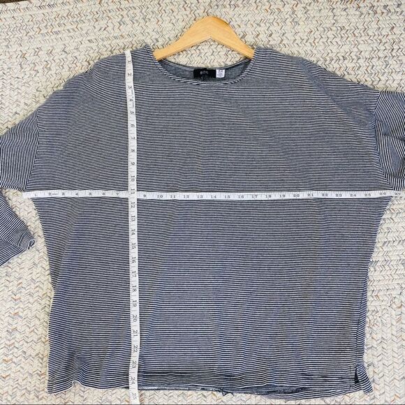 BDG Urban Outfitters navy stripe top medium - Picture 4 of 6